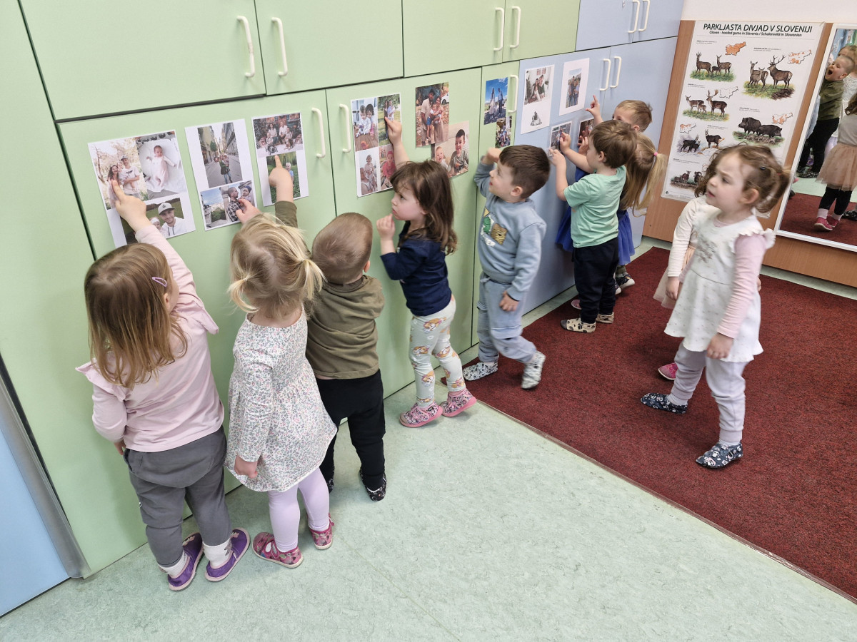 Marec, mesec družine - skupina Polžki