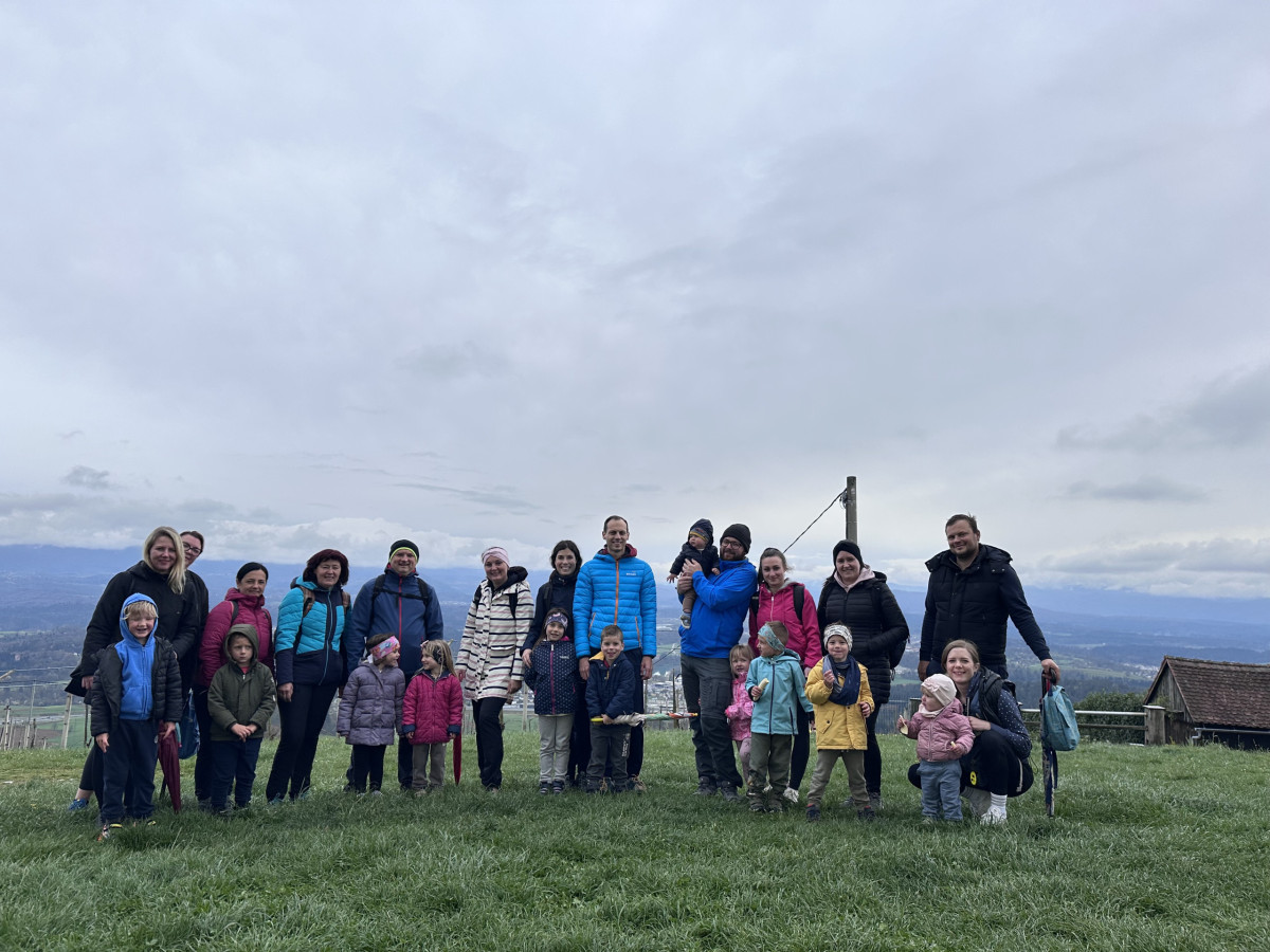 Družinsko srečanje: Pikapolonice in Zajci