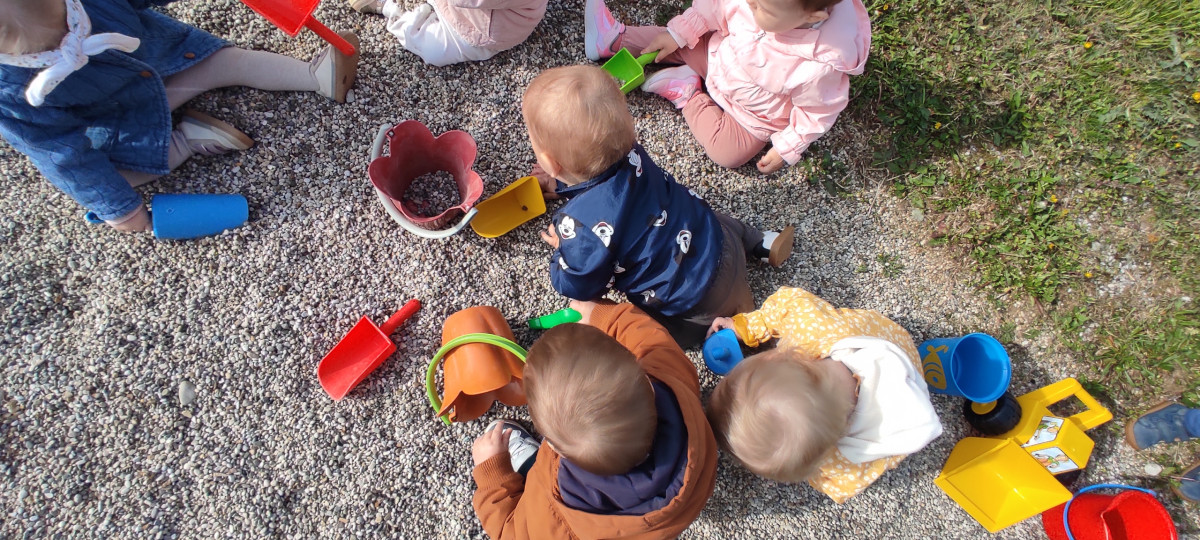 Miške prvič na igrišču