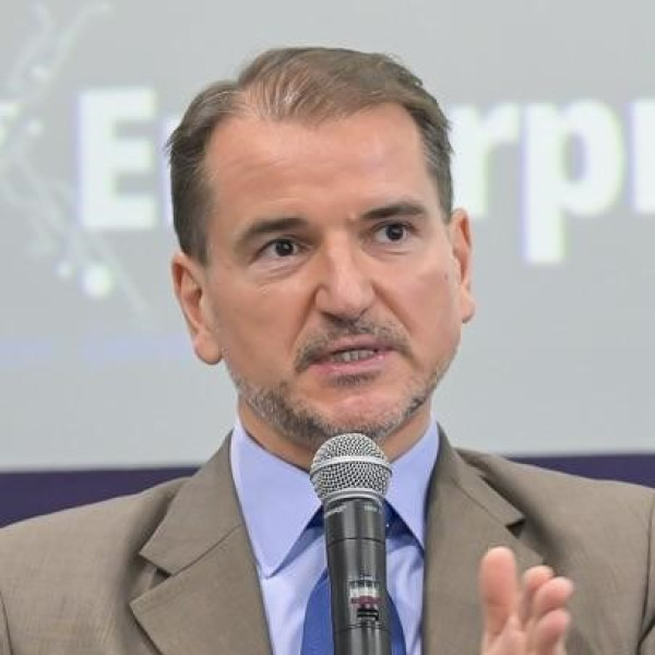 Dr. Philipe Reinisch